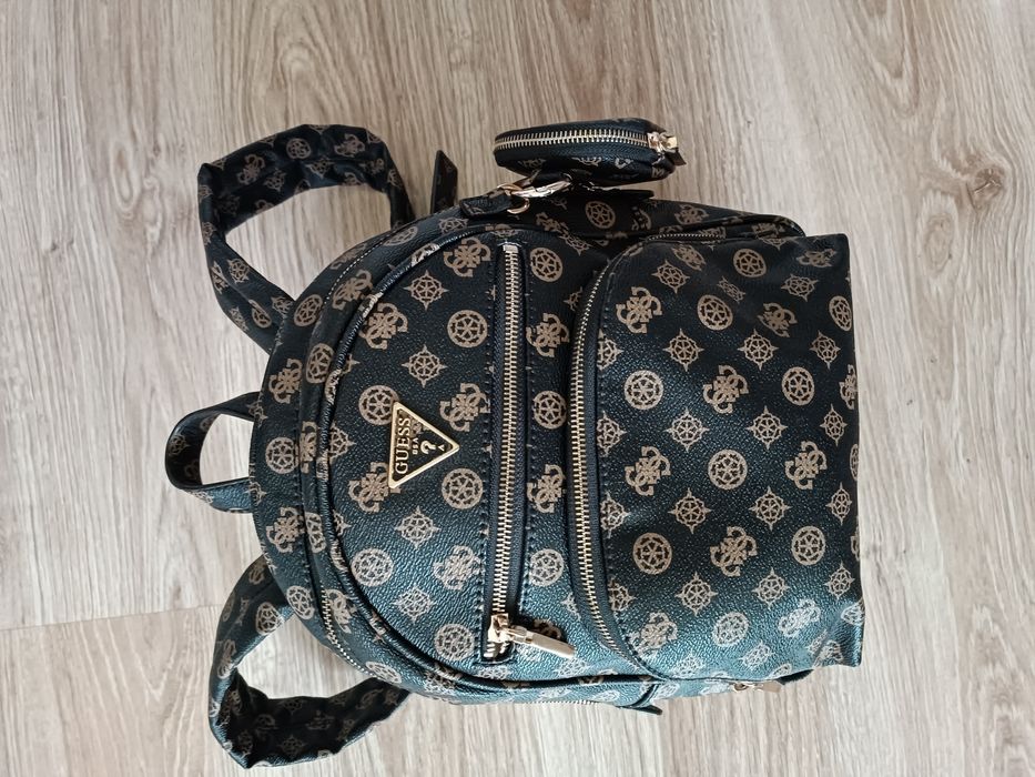 Сладурска раница Guess