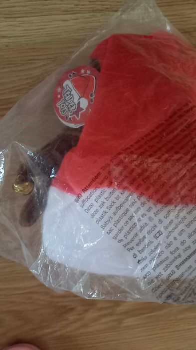 Коледна шапка със звук и движение