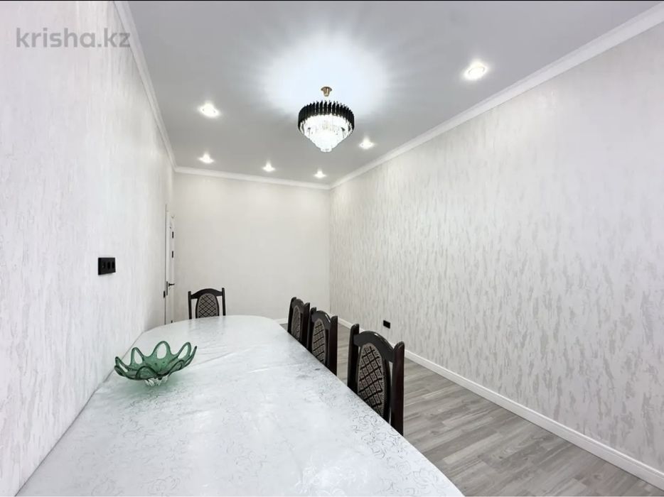 Продается стол  для зала.