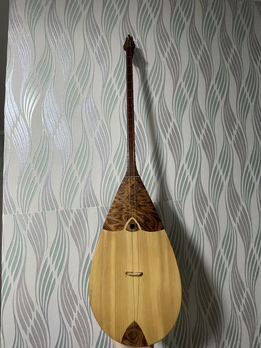 Домбра 47000тг.