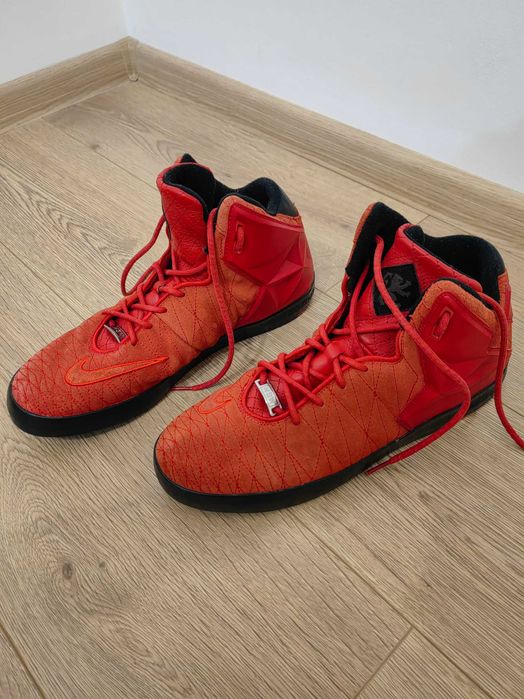 Обувки Nike LeBron