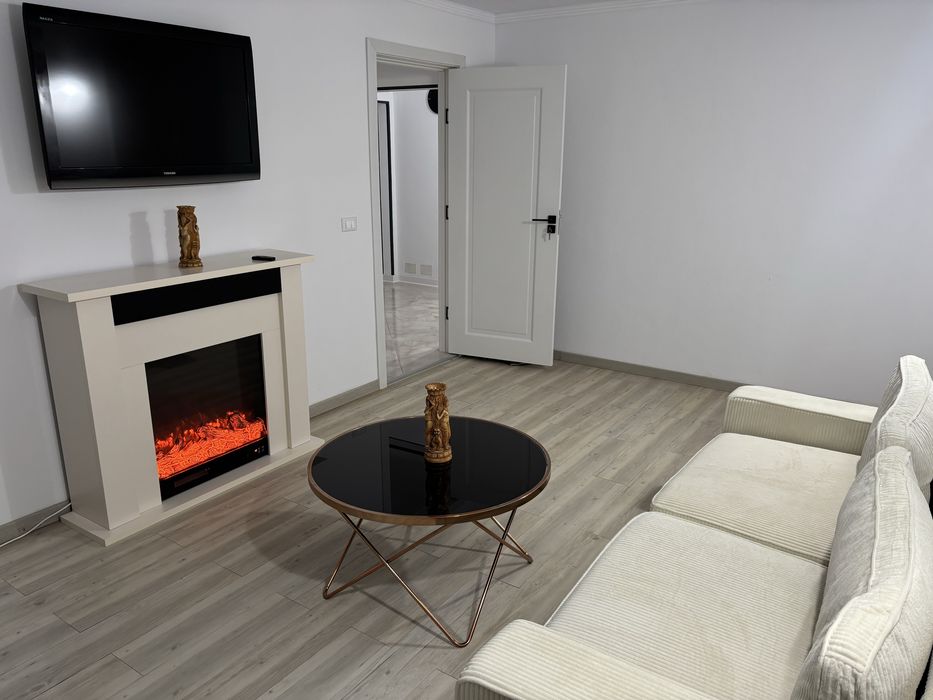 Apartament 4 Camere Utilat Mobilat Etaj 3 Zona Piata Centrala