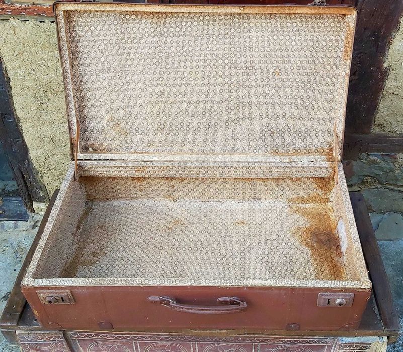 Ретро античен куфар за багаж, Декорация за дома