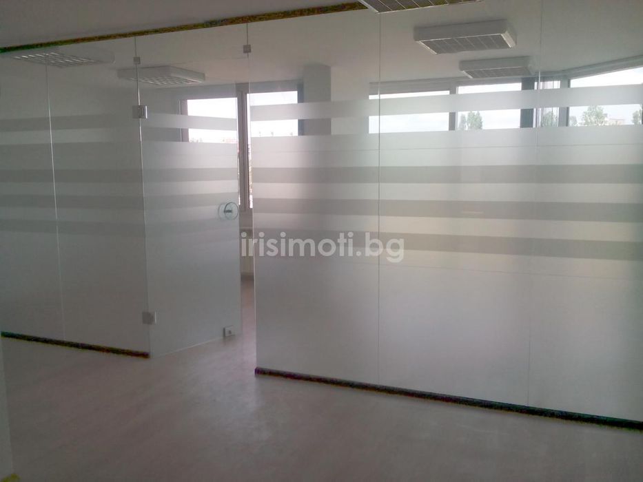 Дава се под наем Офис в София, Център - 300 кв.м за 1500 € - Снимка #4