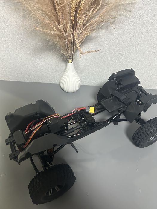 Продам шасси для радиоуправляемой модели  1/10