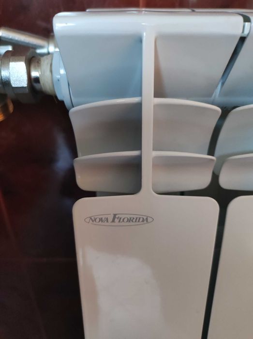 Nova Florida - три броя радиатори с по седем и десет глидера комплект.