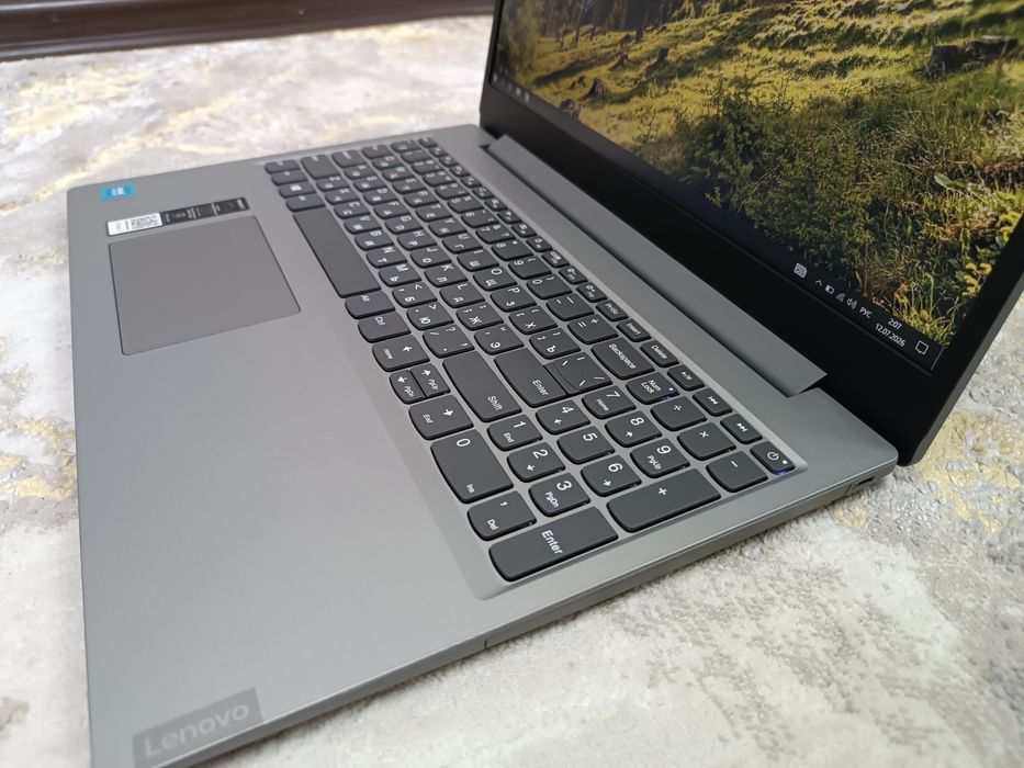 НОУТБУК Lenovo Современный Windows 10 Pro.