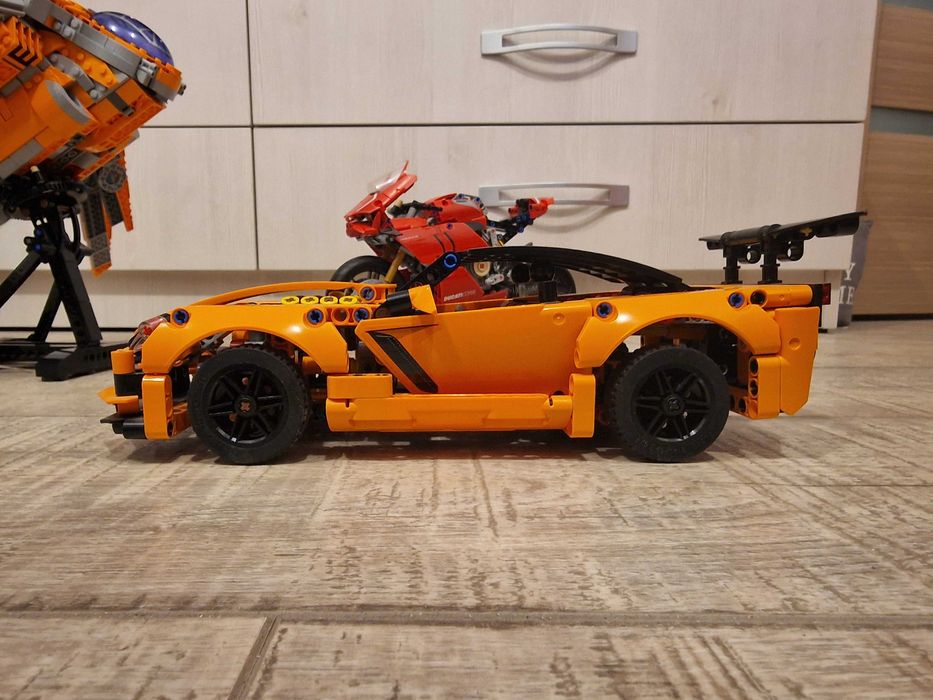 Lego Chevrolet Corvette ZR1 42093