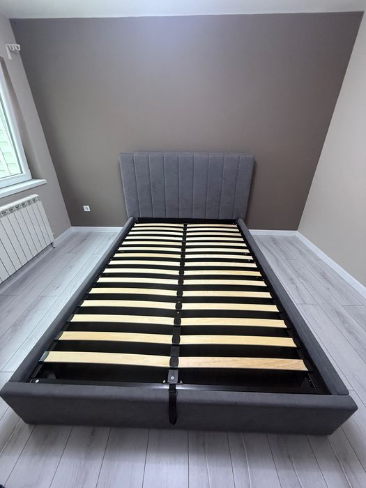 Тапицирана спалня от Юск 140/200 см.