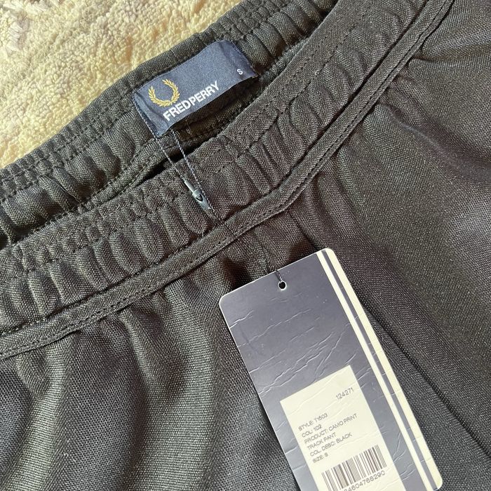 Штаны Fred Perry Camo Print Track Pant