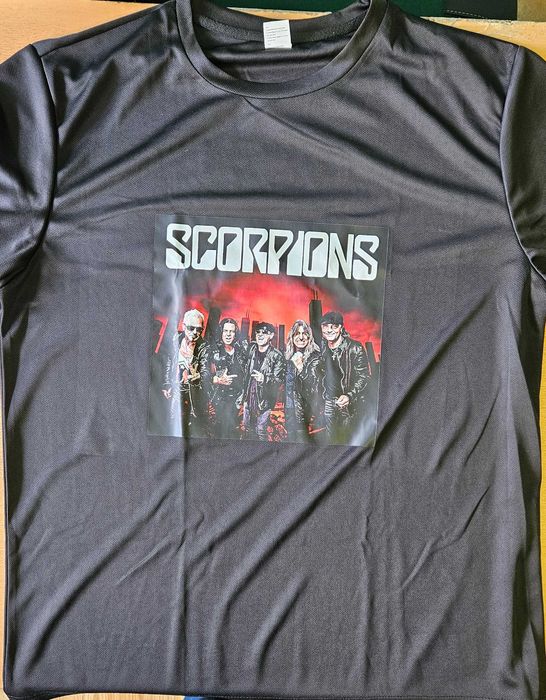 Тениска с щампа на Scorpios