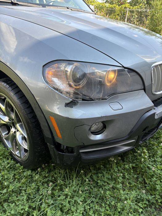 Vand Bmw X5 3.0 si/ Usor Avariat / Deplasabil pe rotii
