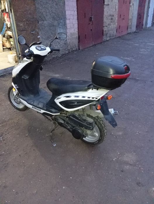 Продам скутер Рейсер.