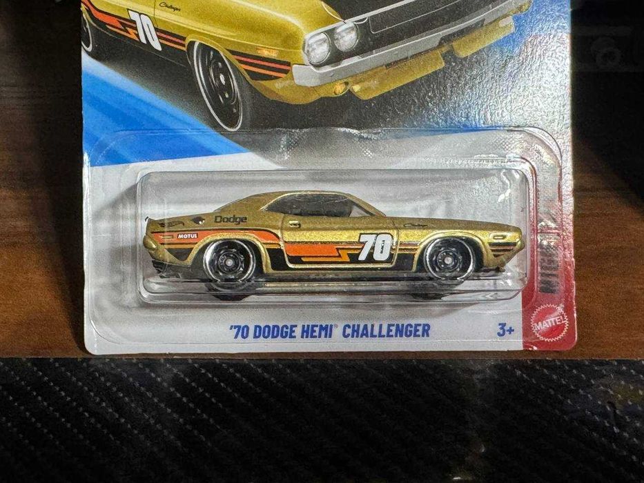 HW Mainline Dodge Hemi Challenger 70