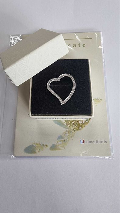 *** Уникална *** Висулка Бяло Злато 18к 1.23гр с Диаманти