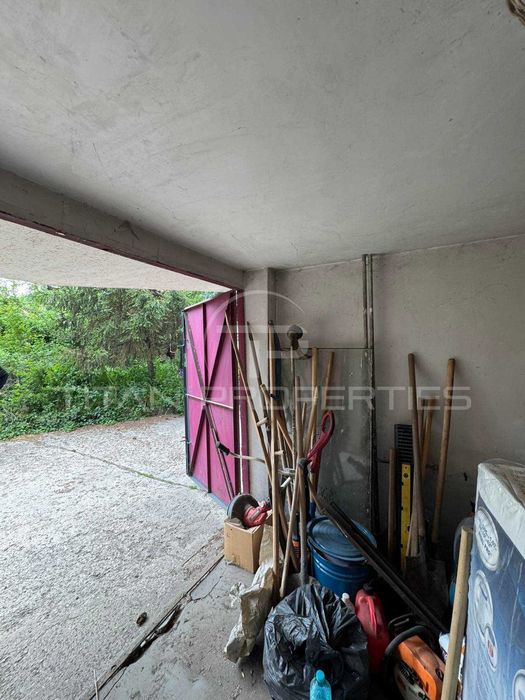 Продава се Гараж / Паркомясто в София, Кръстова вада - 20 кв.м за 1750 €/кв.м - Снимка #1