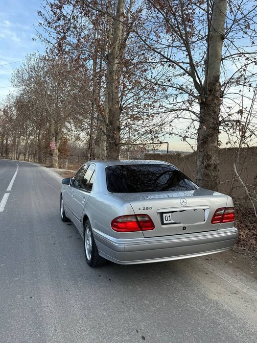 Мерседес бенз Е280 elegans made in Germani