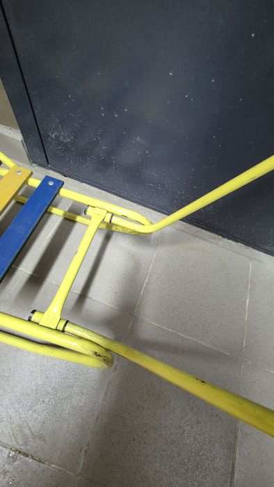 Санки с ручкой и спинкой