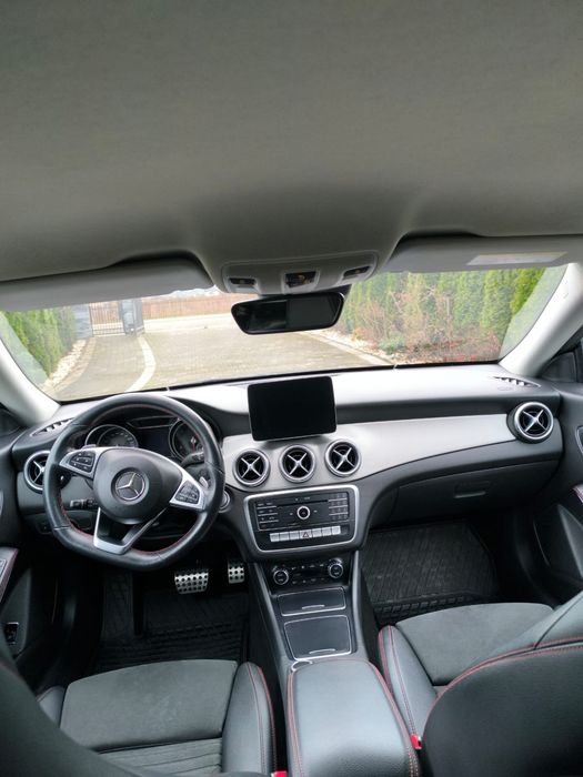 Mercedes Benz CLA 250 4-matic, pachet AMG-LINE