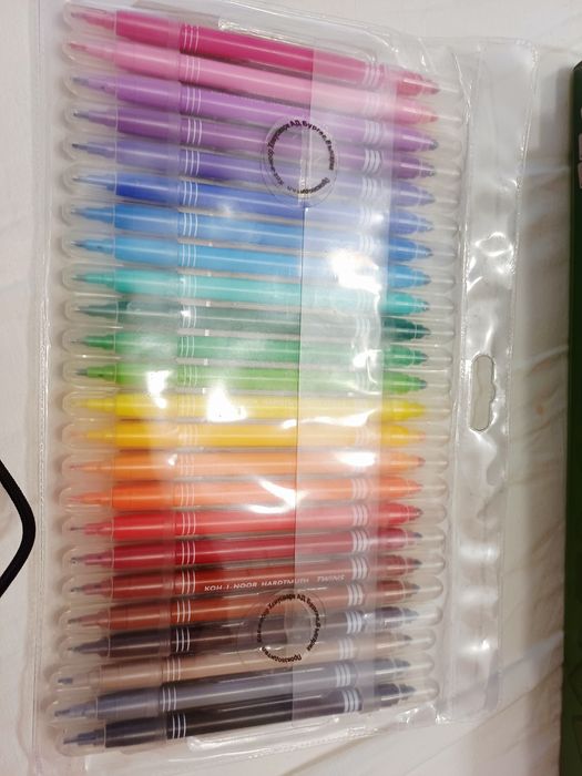 24 двувърхи флумастри