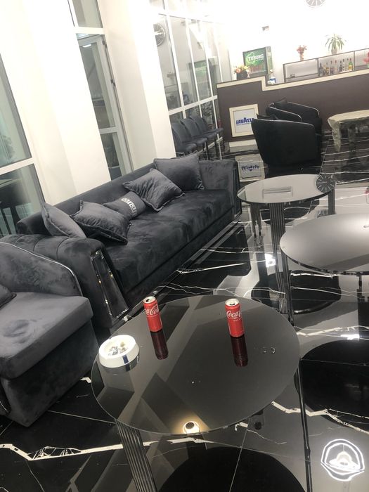 Vand canapele si fotolii de catifea