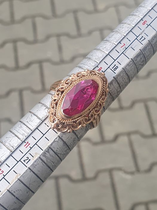 Inel din aur de 14K lucrat manual cu filigram și rubin – mărimea 60 – 6,88 g