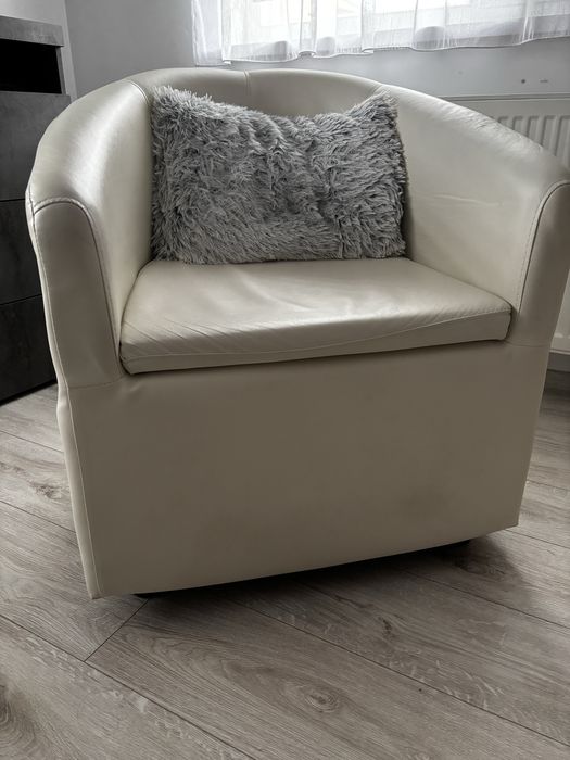 Fotoliu din piele ecologică – Mondo Convenienza (Italia)