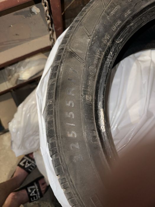 225/55/17 Runflat зимни