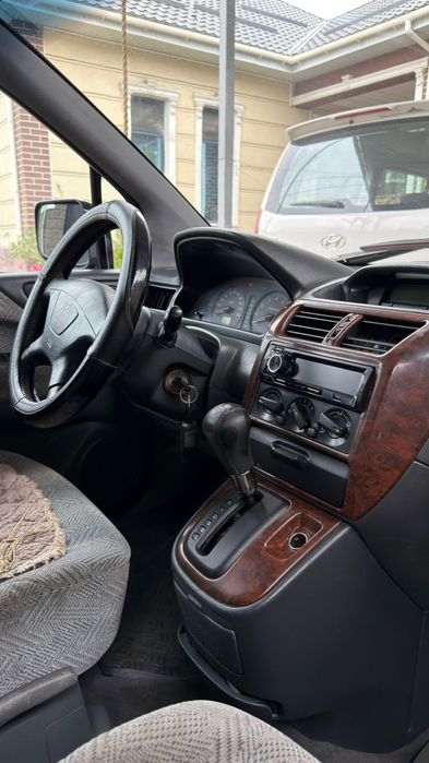 Mitsubishi space wagon