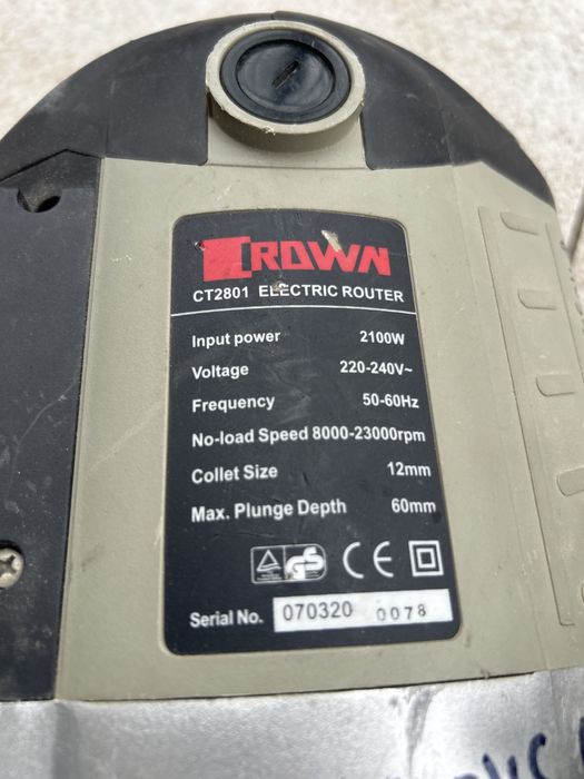 Фрезер crown 2100 watt
