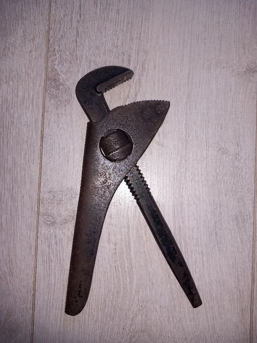 Стар тръбен ключ