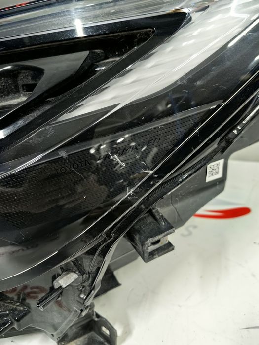Ляв фар Toyota CH-R FULL LED 2024/ Тойота ЦХ-Р - Със забележки!