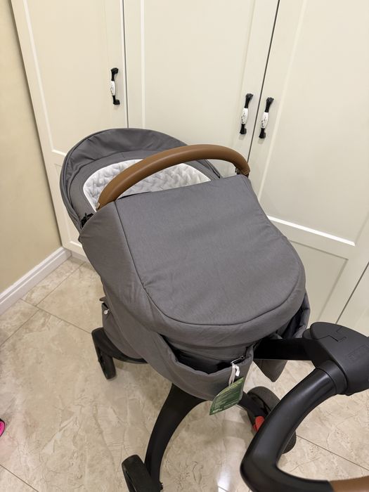Коляска Stokke, серый цвет