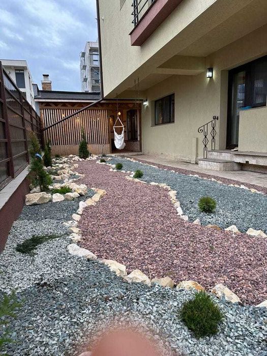 Apart 3 cam. curte proprie, mobilat și utilat. Foișor, loc de parcare.