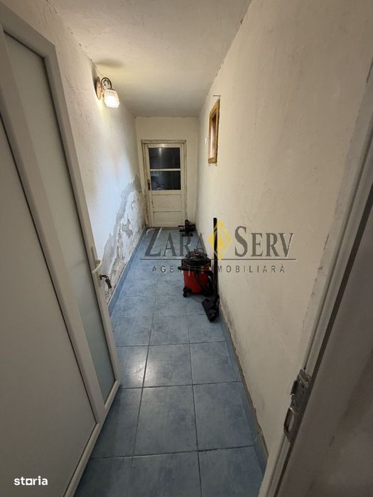 Casă cu 4 camere și garaj dublu