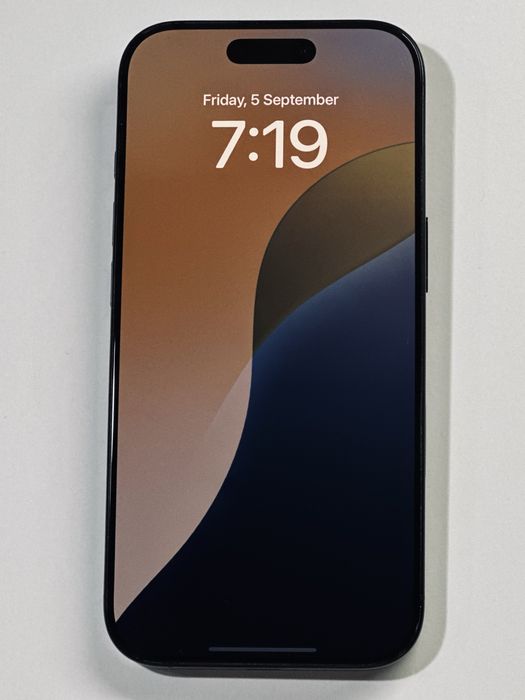 iPhone 16 Pro Black 93% battery