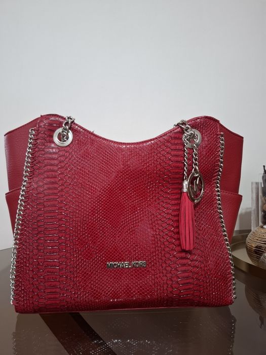 Нова  дамска чанта