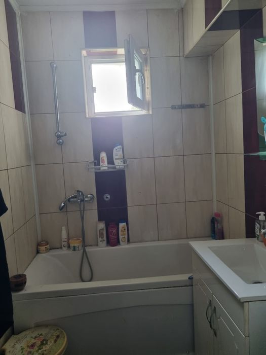 Apartament 3 camere decomandat, etaj 1, zona tineretului