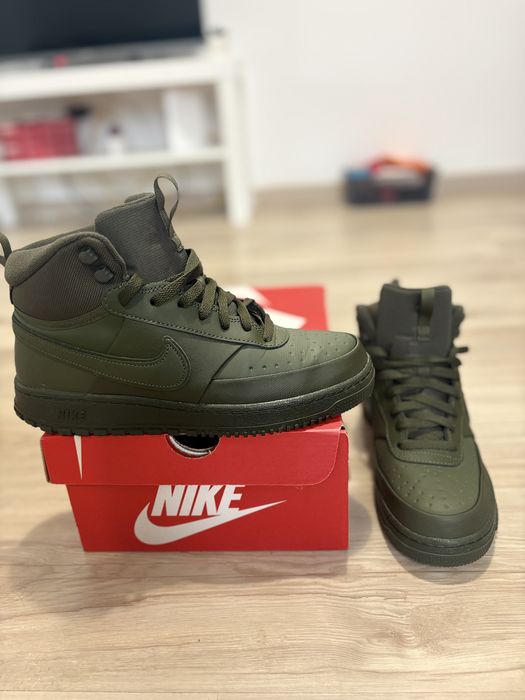 Adidași înalți nike