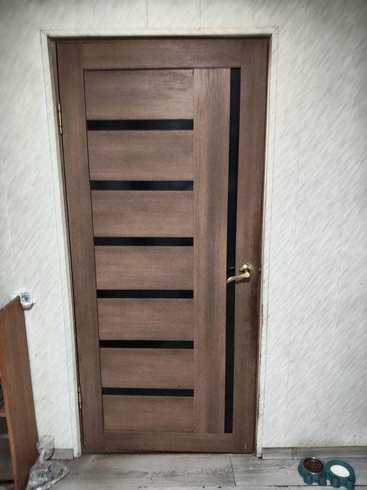 Продаю двери  12000