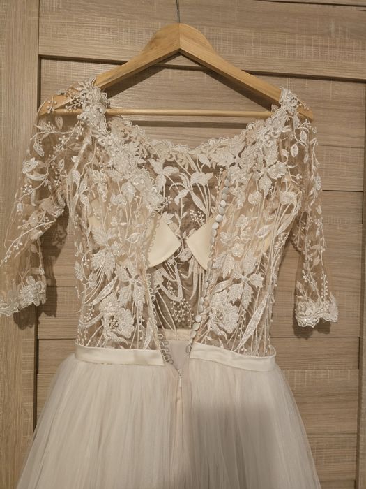 Vand rochie mireasa + voal marimea xs-s ,negiciabil  facuta pe comanda