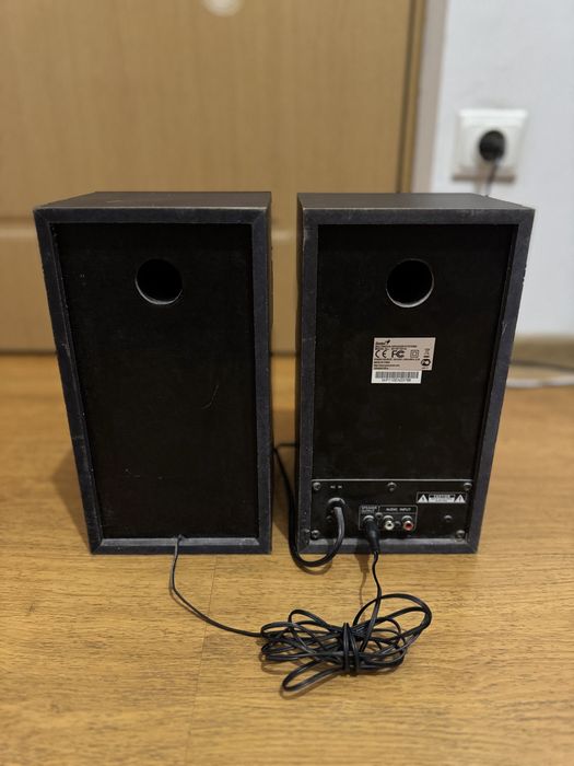 Boxe Genius SP-HF1201A 30W, din lemn, pentru PC, stare foarte buna