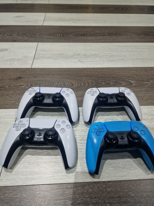 Vand 4 controllere dualsense pentru playstation 5 perfect functionale