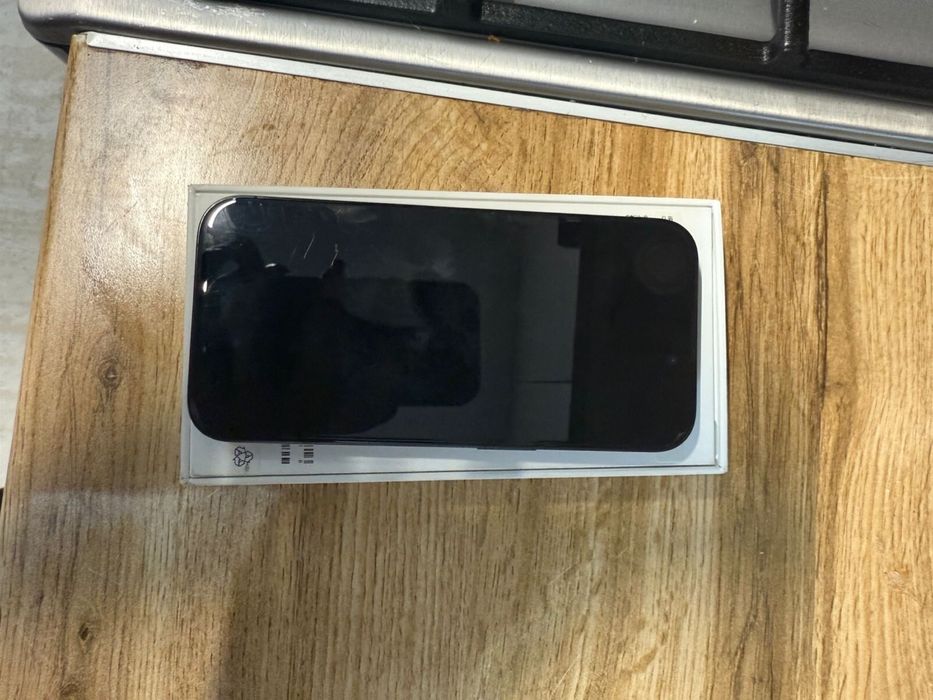 iPhone 13 темно синий