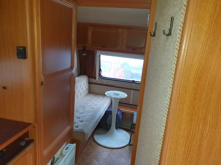 Каравана LMC Luxus 500 на Градина