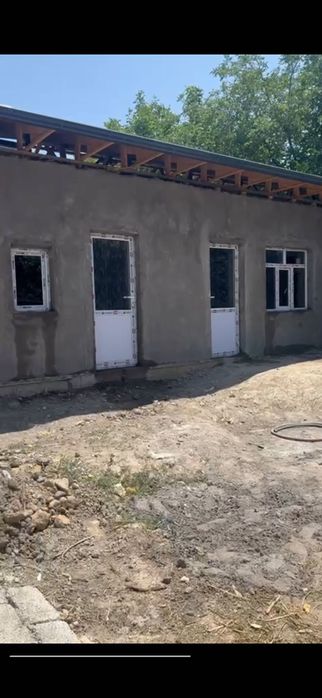 Yarim tayyor uy 2.5 sotix joy