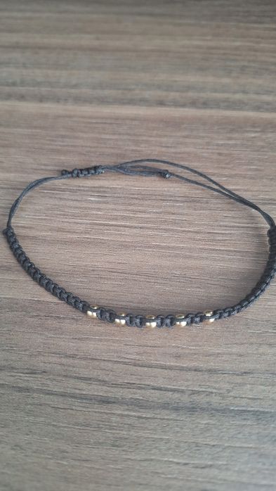 Гривна с конец и златни топчета