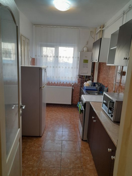Închiriez apartament 2 camere Micalaca