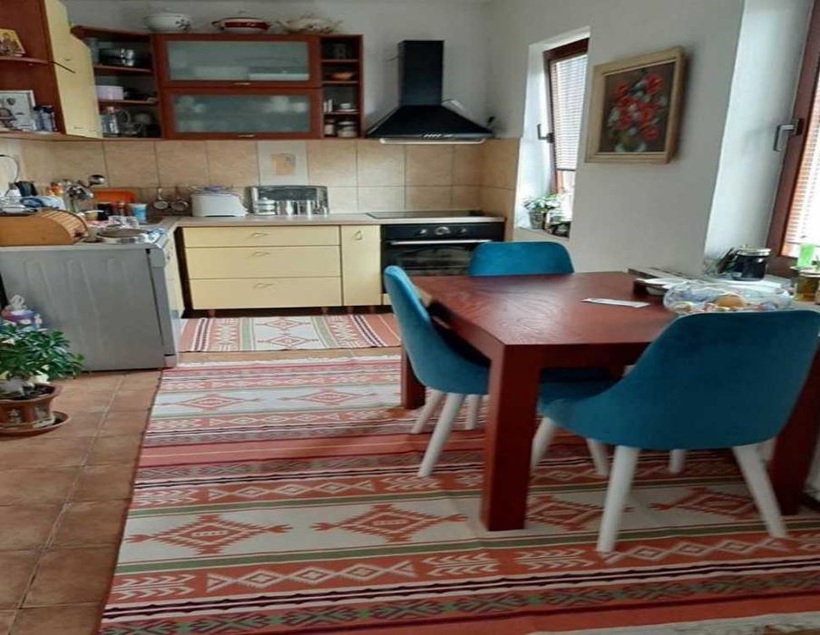 Дава се под наем Тристаен апартамент в Пловдив, Център - 80 кв.м за 219.3 € - Снимка #1