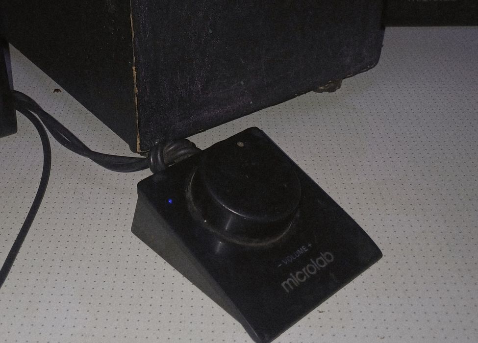 Колонки Microlab M-113 2.1 на запчасти